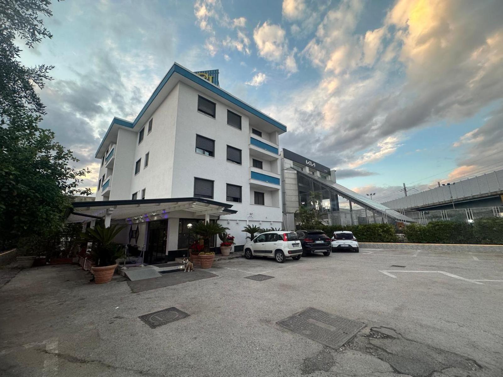 Hotel Clinton Casoria Bagian luar foto