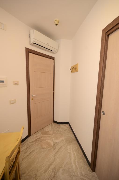 Hotel Clinton Casoria Bagian luar foto