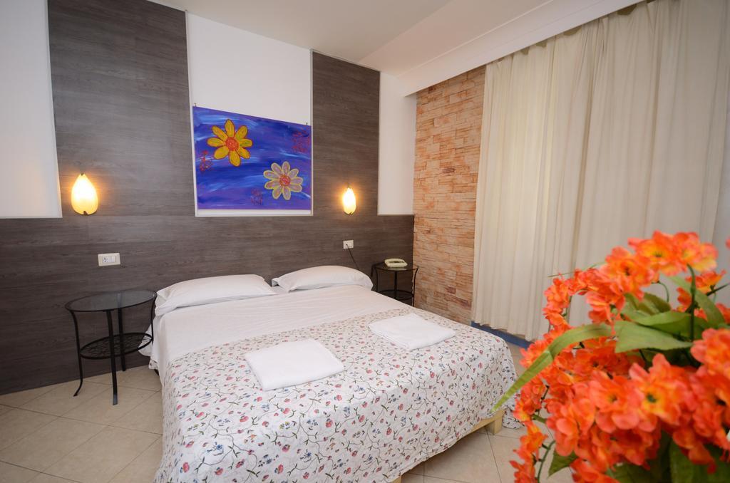 Hotel Clinton Casoria Bagian luar foto