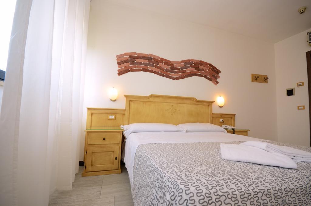Hotel Clinton Casoria Bagian luar foto