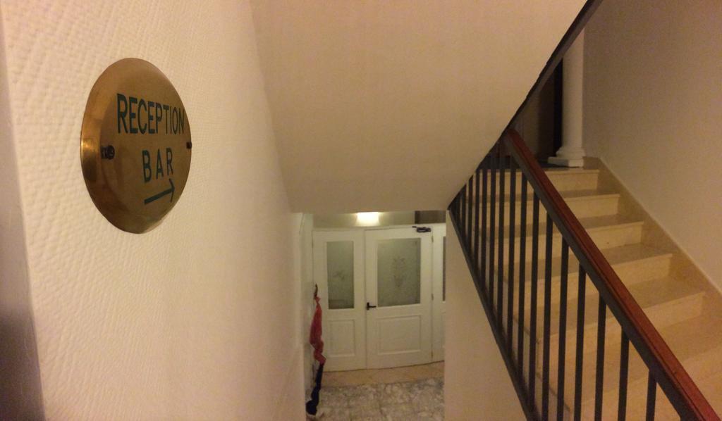 Hotel Clinton Casoria Bagian luar foto