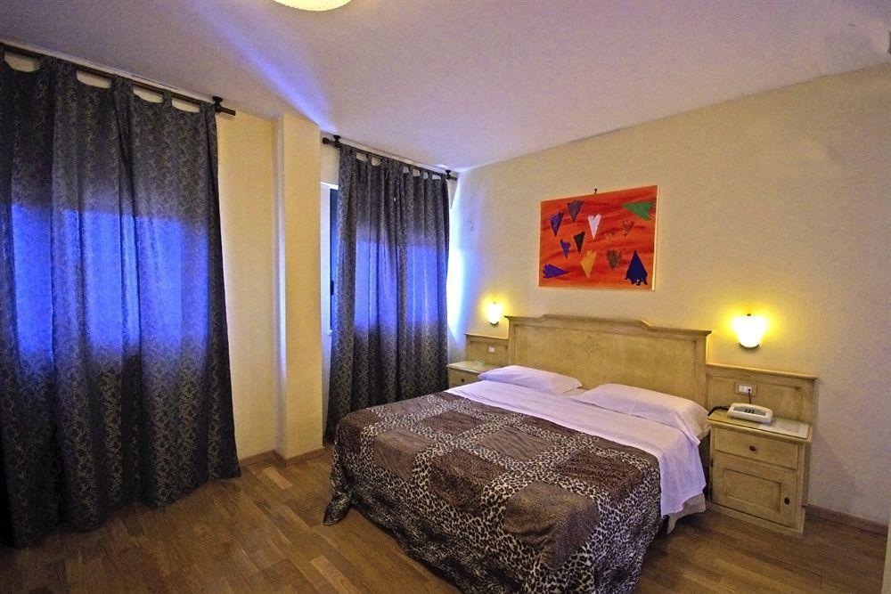 Hotel Clinton Casoria Bagian luar foto
