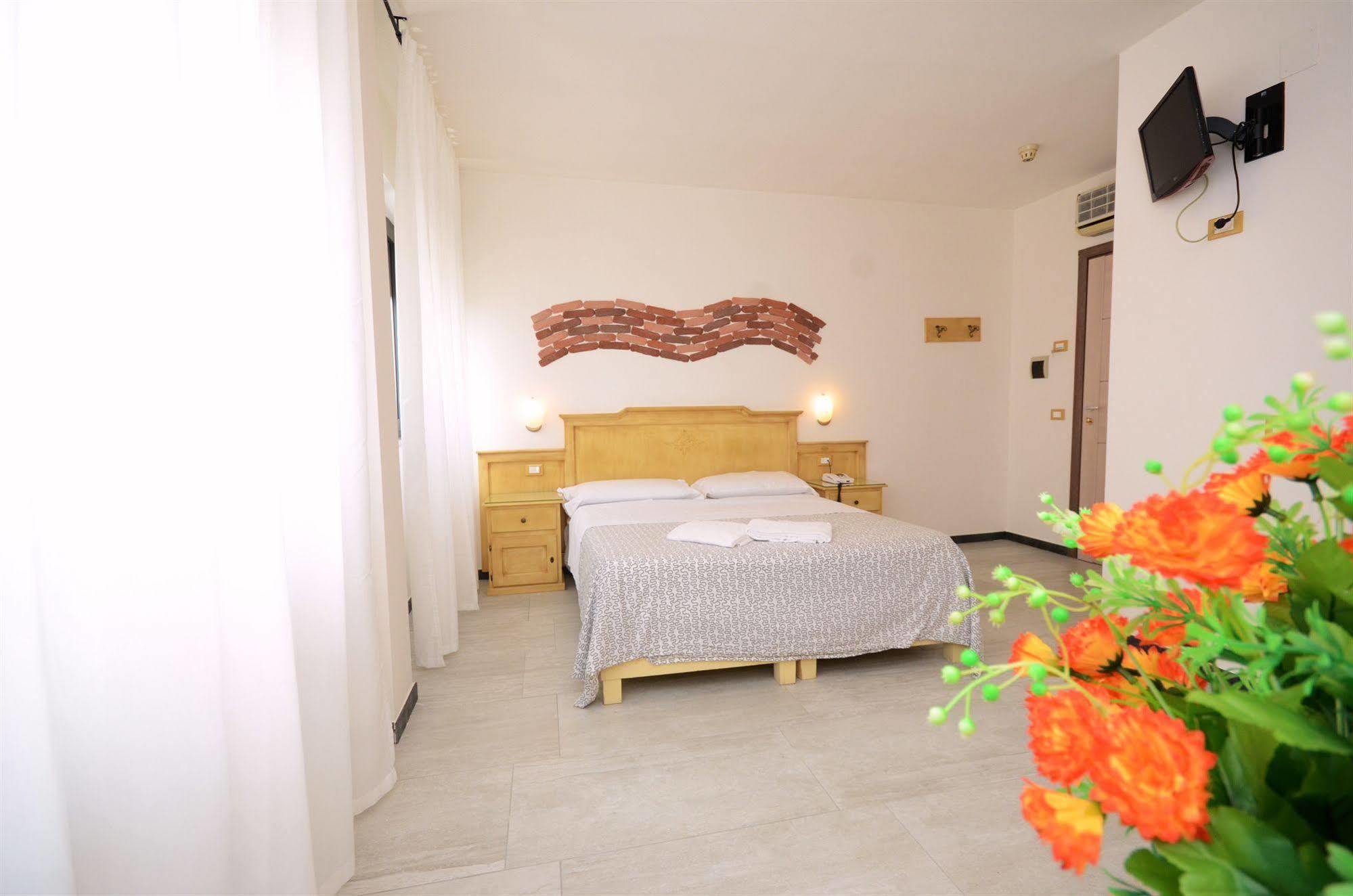 Hotel Clinton Casoria Bagian luar foto