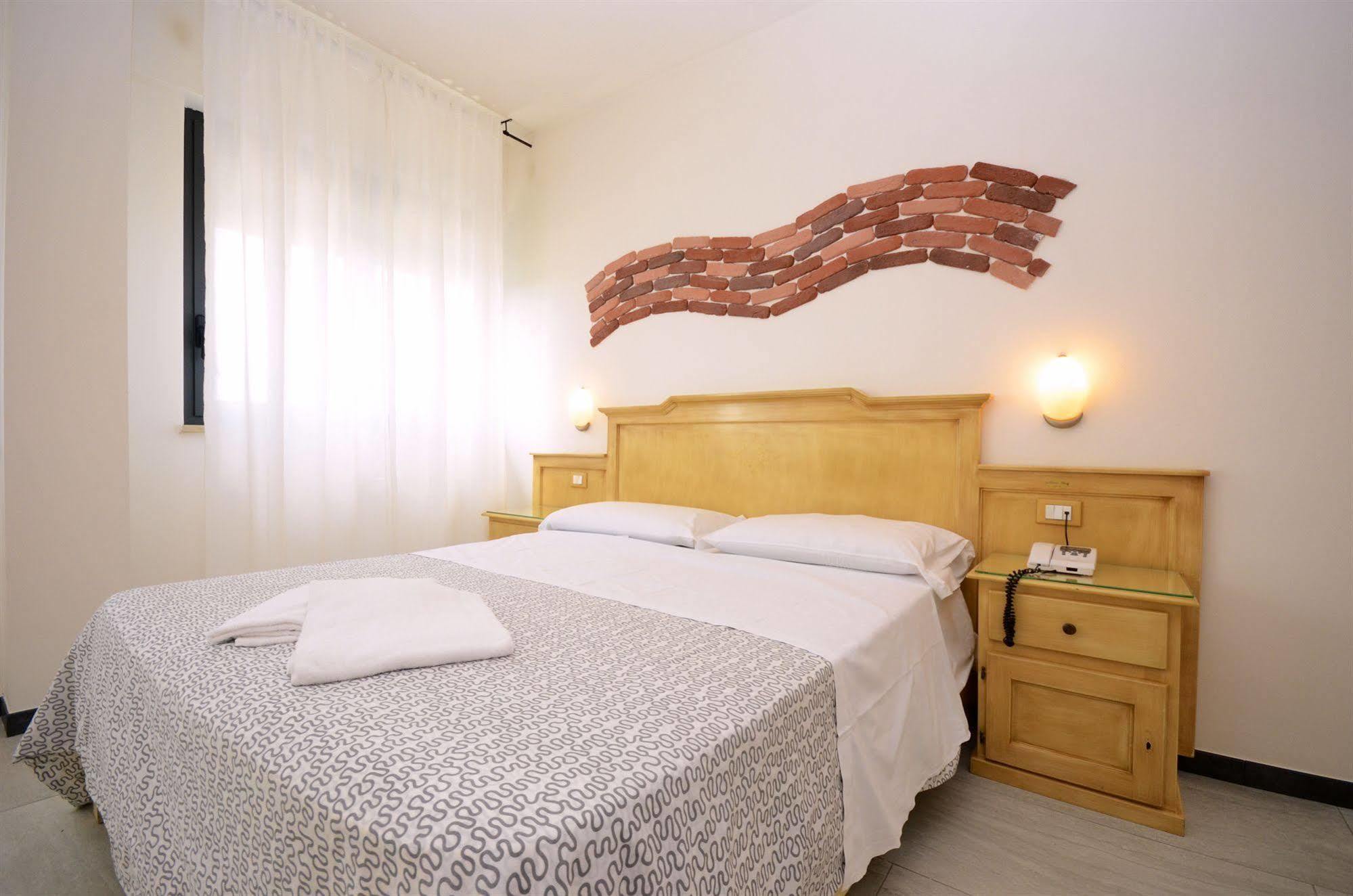 Hotel Clinton Casoria Bagian luar foto