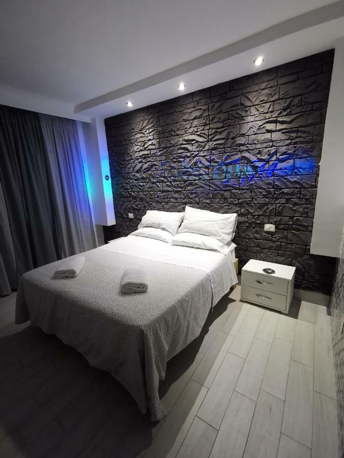 Hotel Clinton Casoria Bagian luar foto